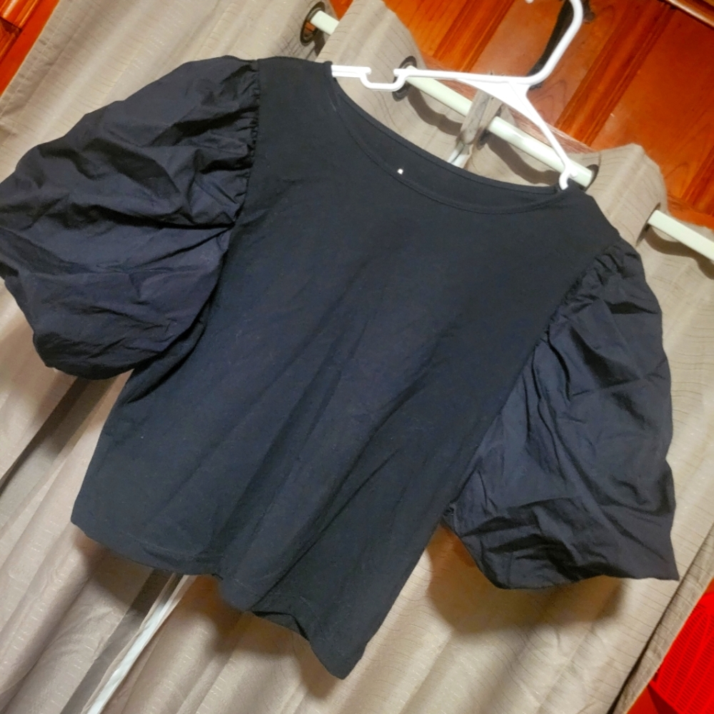 Puffy sleeve Top